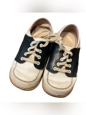 Stride Rite White and Black Leather Lace-Up Kids Beginner walking Shoes